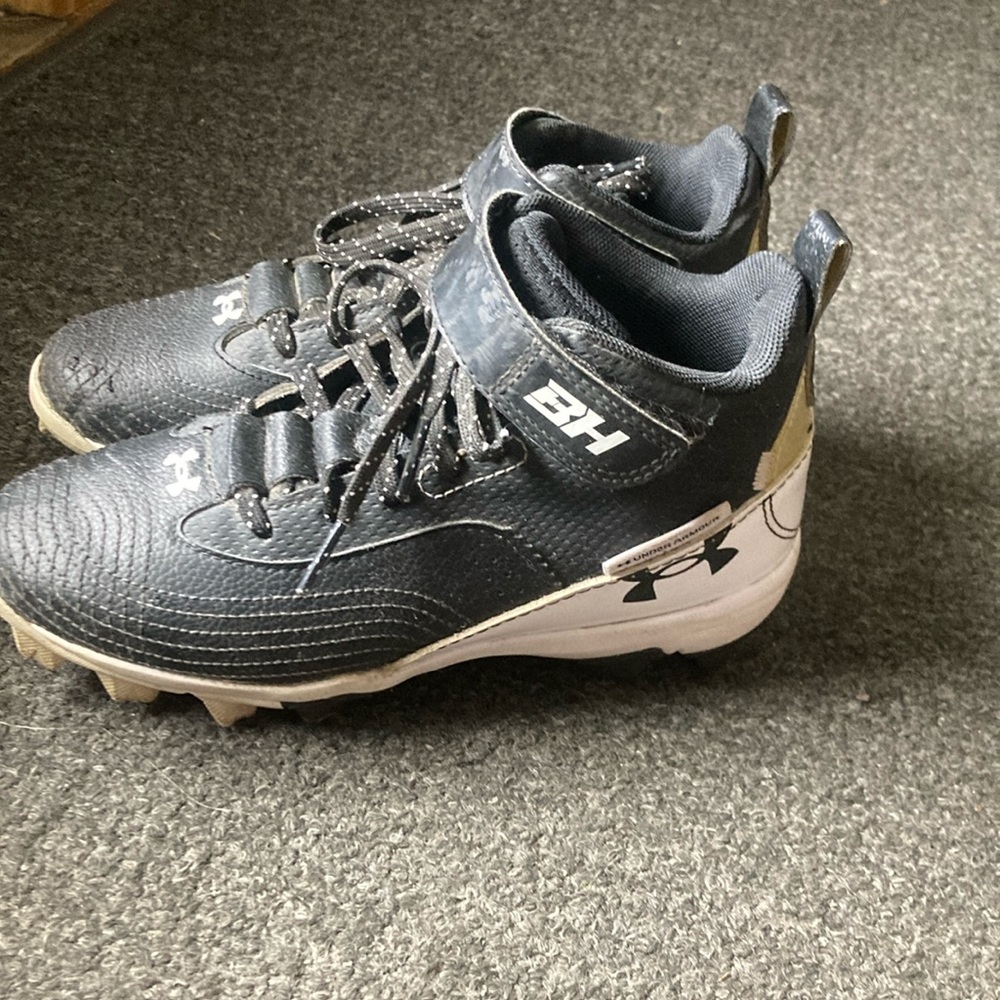 Under armour Bryce Harper 7 baseball cleats size youth 1.5